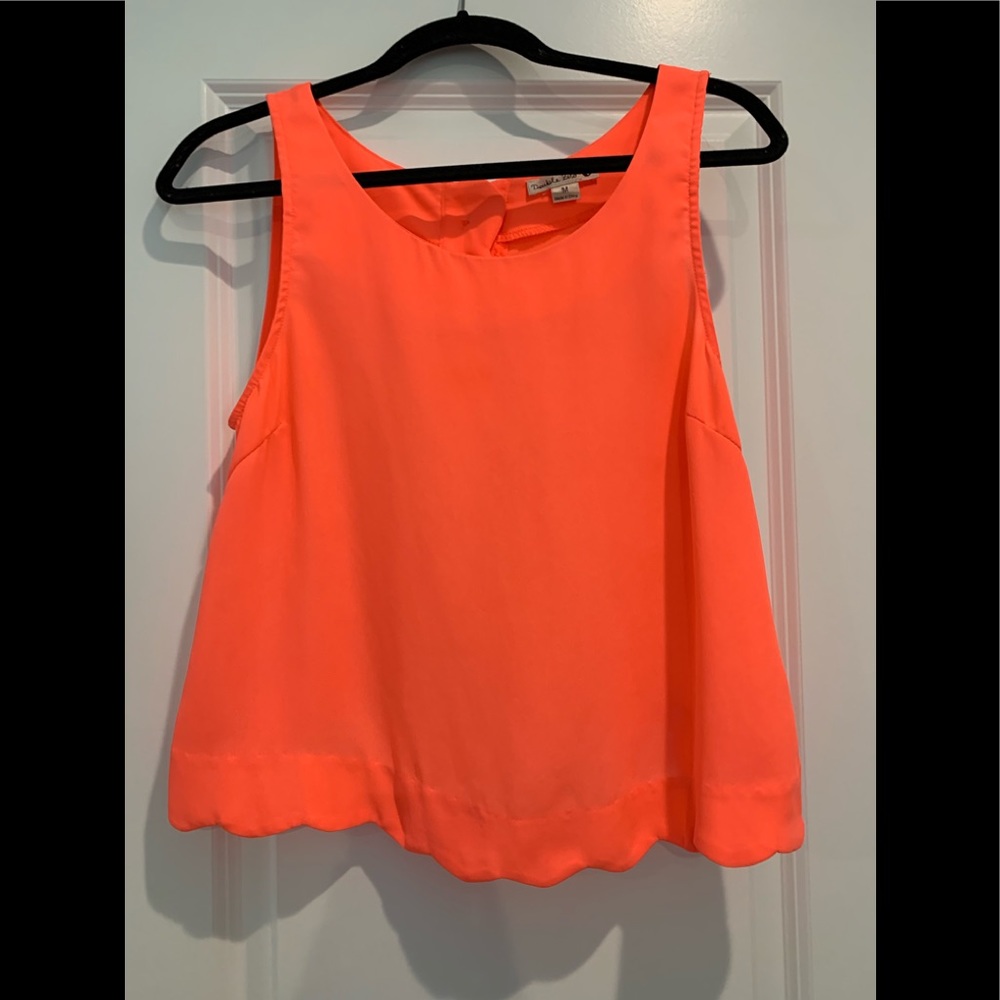detailed hot pink tank size med